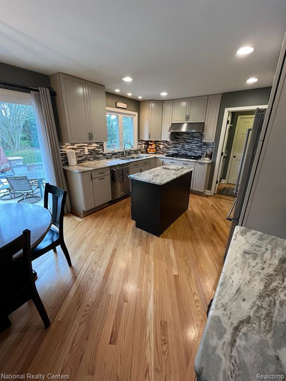 17476 FARMCREST Lane, Northville, MI 48168 — Photo 16