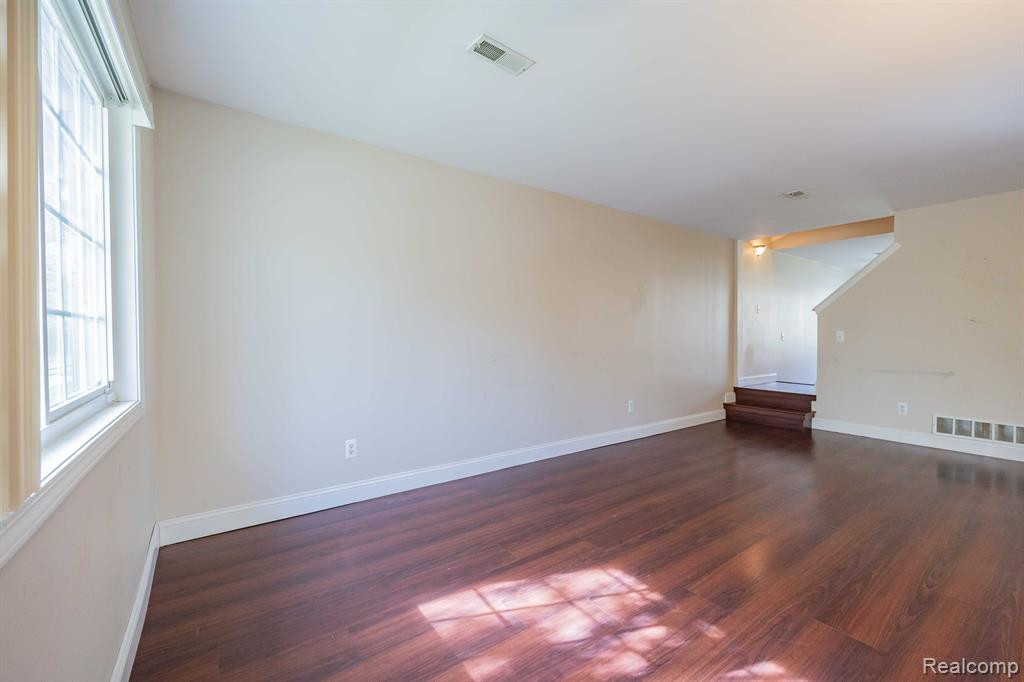 16473 TERRACE VILLAGE Drive, 88, Taylor, MI 48180 — Photo 3