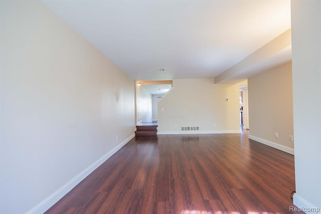 16473 TERRACE VILLAGE Drive, 88, Taylor, MI 48180 — Photo 4