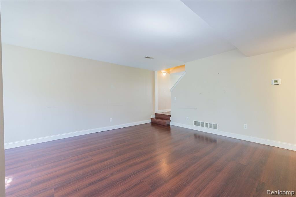 16473 TERRACE VILLAGE Drive, 88, Taylor, MI 48180 — Photo 6