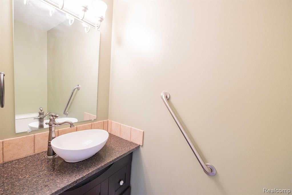 16473 TERRACE VILLAGE Drive, 88, Taylor, MI 48180 — Photo 7