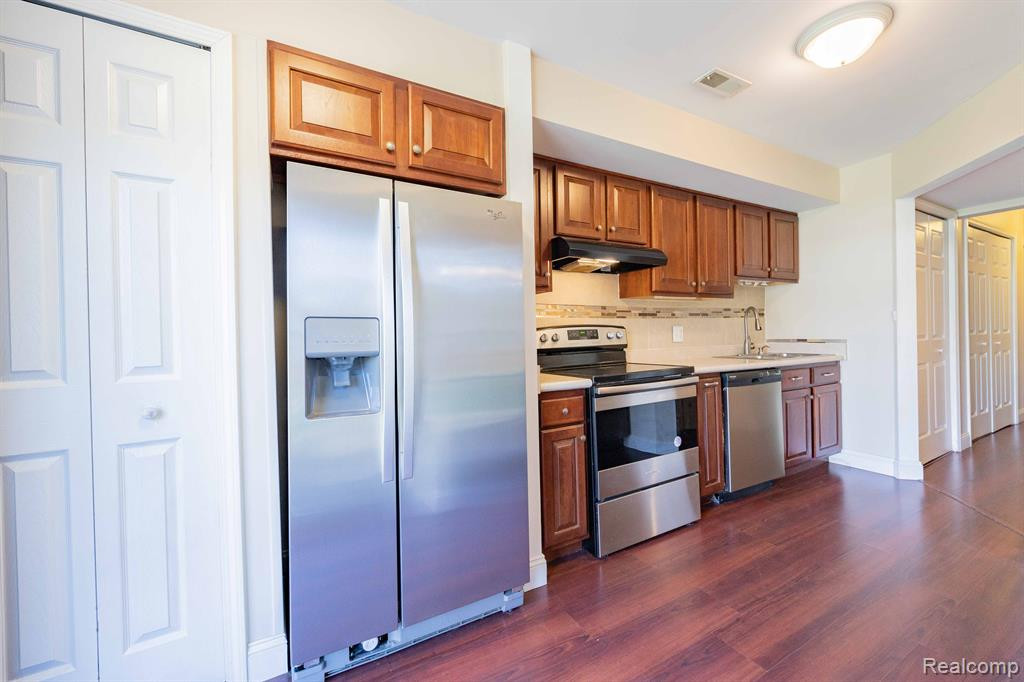16473 TERRACE VILLAGE Drive, 88, Taylor, MI 48180 — Photo 13
