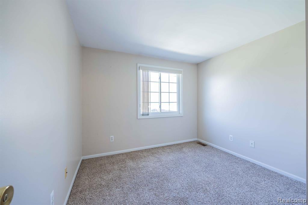 16473 TERRACE VILLAGE Drive, 88, Taylor, MI 48180 — Photo 21