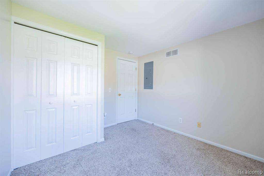 16473 TERRACE VILLAGE Drive, 88, Taylor, MI 48180 — Photo 22