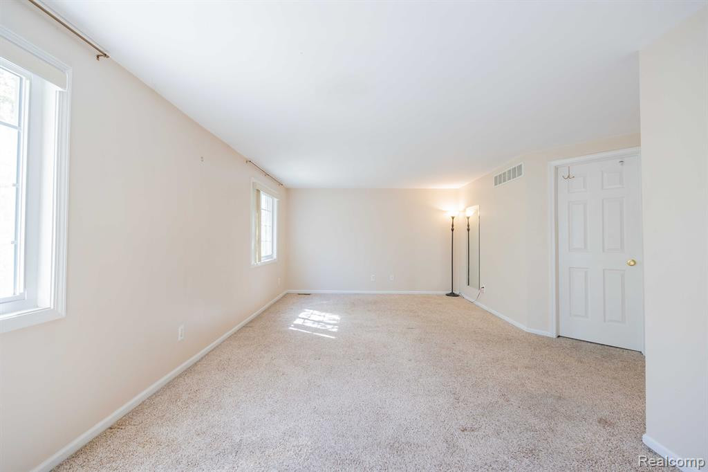 16473 TERRACE VILLAGE Drive, 88, Taylor, MI 48180 — Photo 25