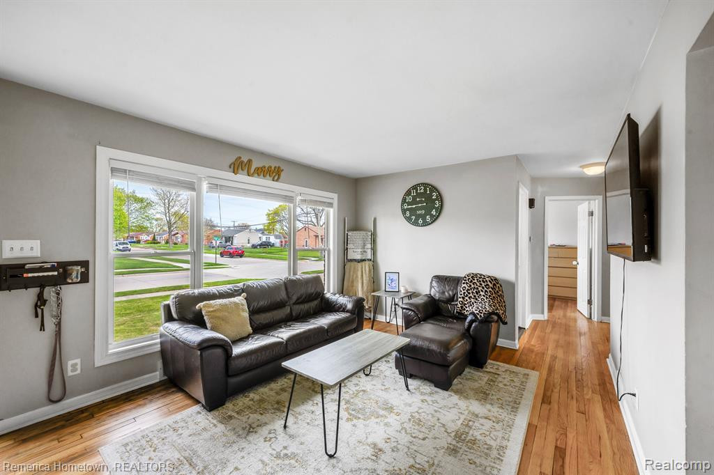 811 RADCLIFF Street, Garden City, MI — Photo 5