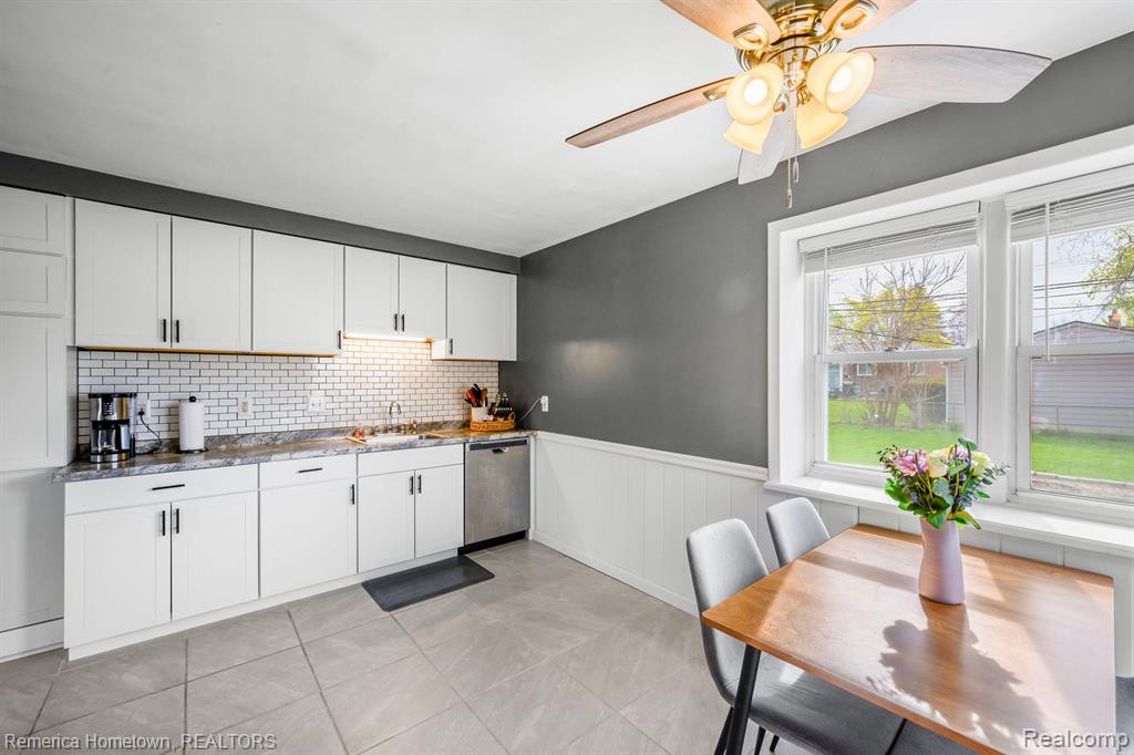 811 RADCLIFF Street, Garden City, MI — Photo 9