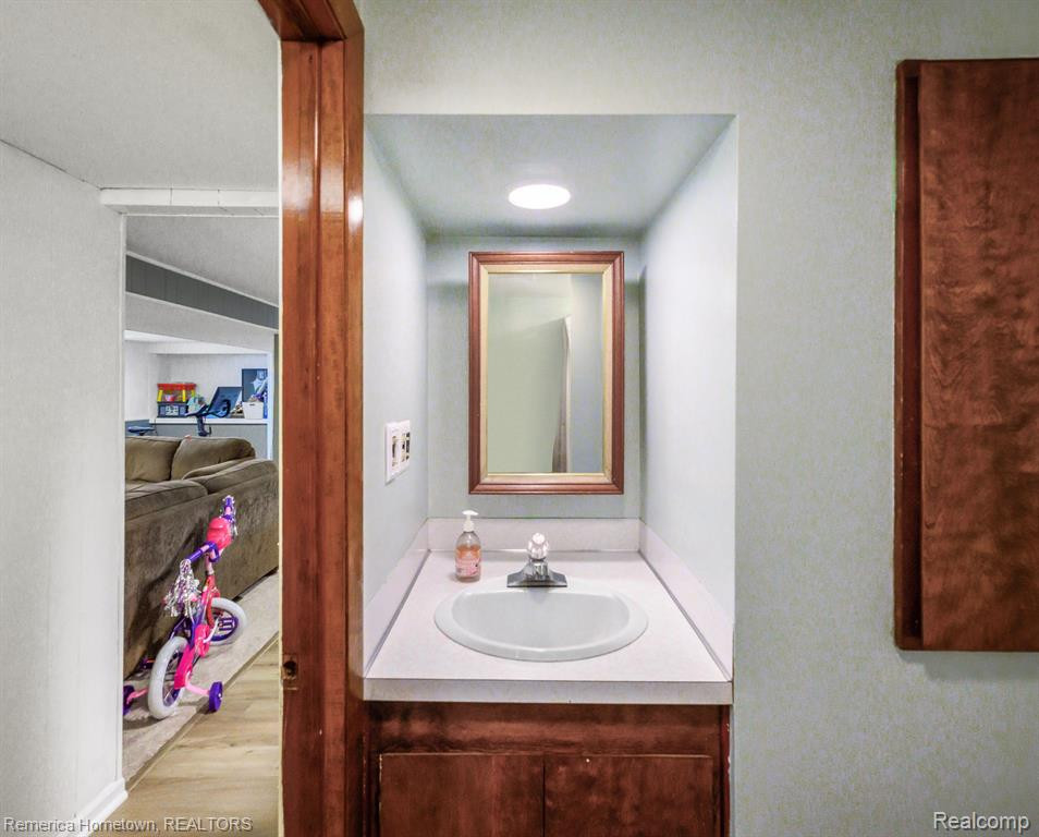 811 RADCLIFF Street, Garden City, MI — Photo 22
