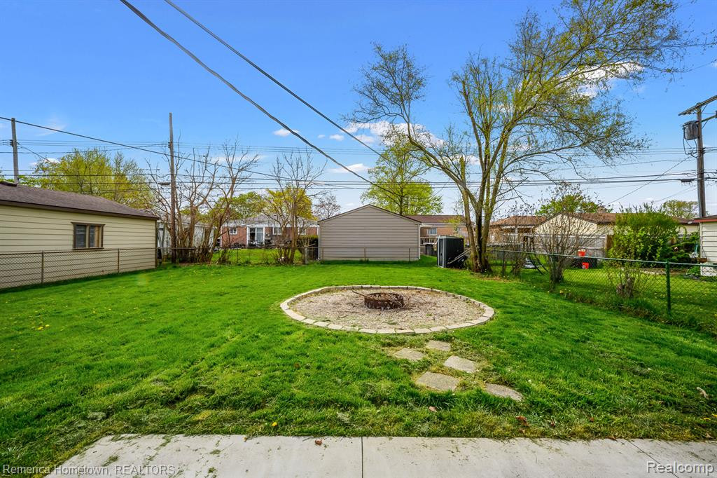 811 RADCLIFF Street, Garden City, MI — Photo 25