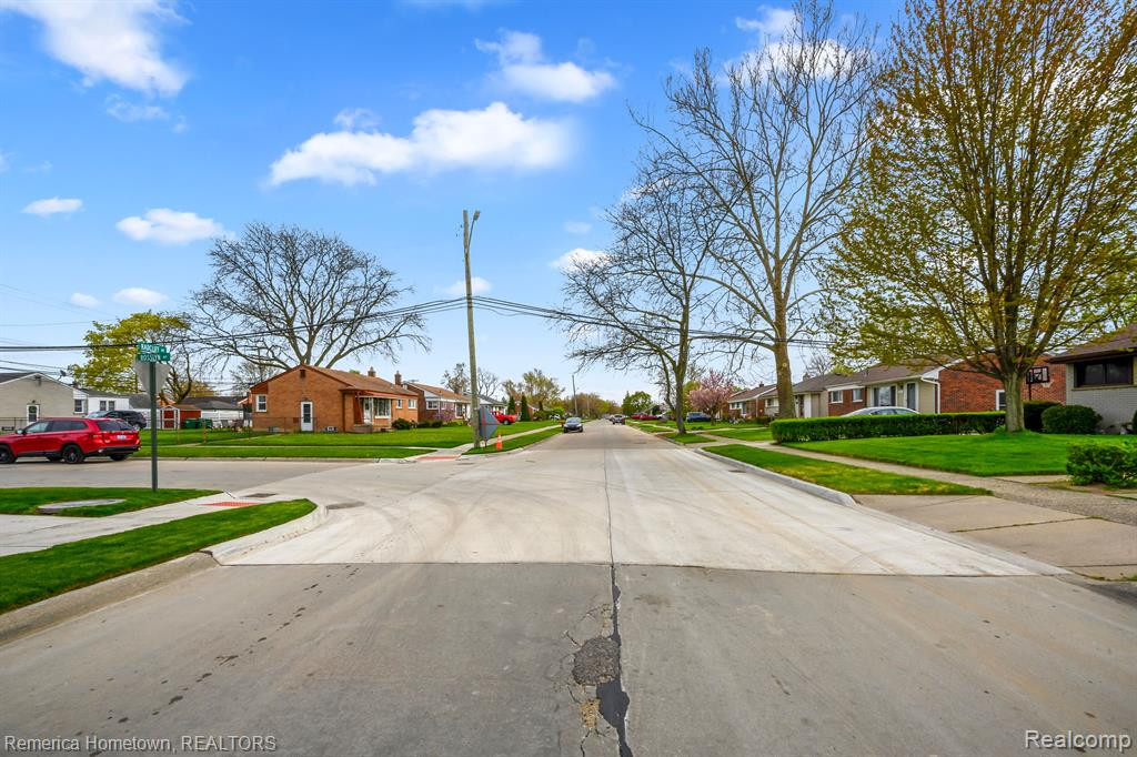 811 RADCLIFF Street, Garden City, MI — Photo 29