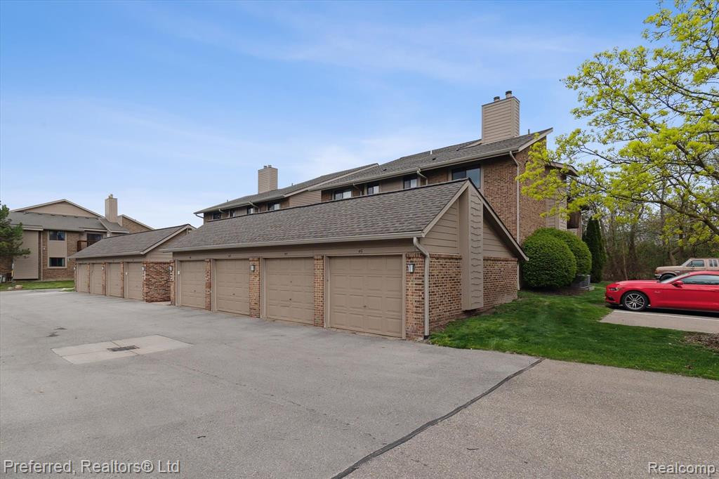 11819 SYCAMORE Drive, Plymouth, MI 48170 — Photo 4