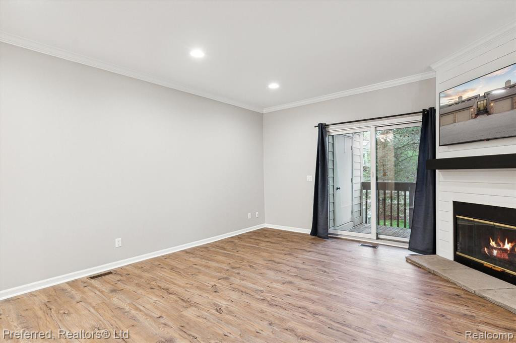 11819 SYCAMORE Drive, Plymouth, MI 48170 — Photo 8