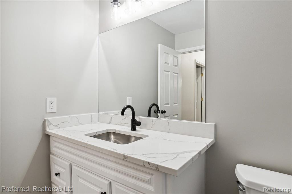 11819 SYCAMORE Drive, Plymouth, MI 48170 — Photo 19