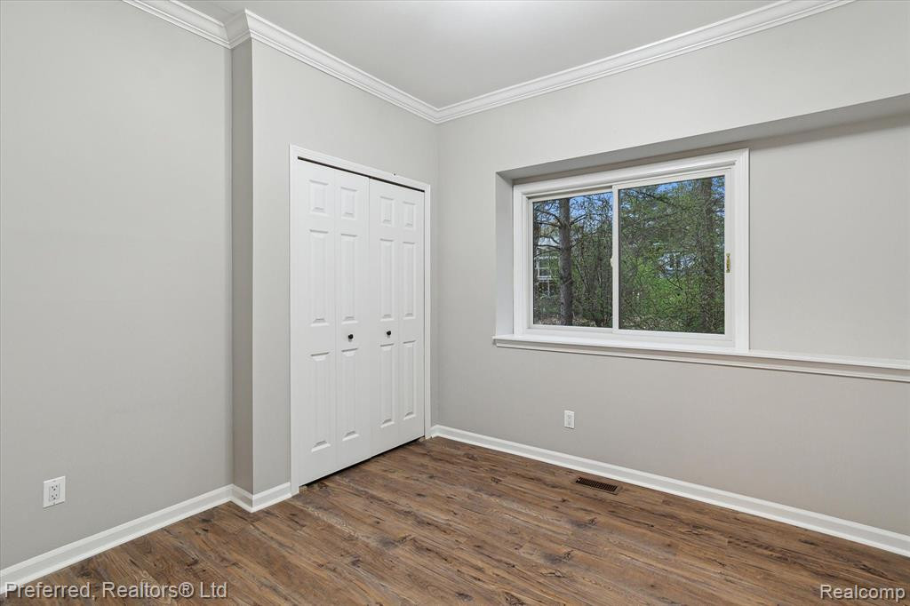 11819 SYCAMORE Drive, Plymouth, MI 48170 — Photo 23