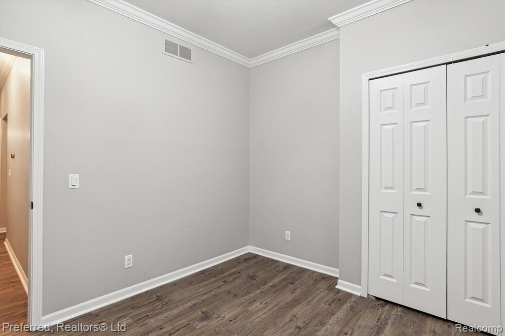 11819 SYCAMORE Drive, Plymouth, MI 48170 — Photo 24