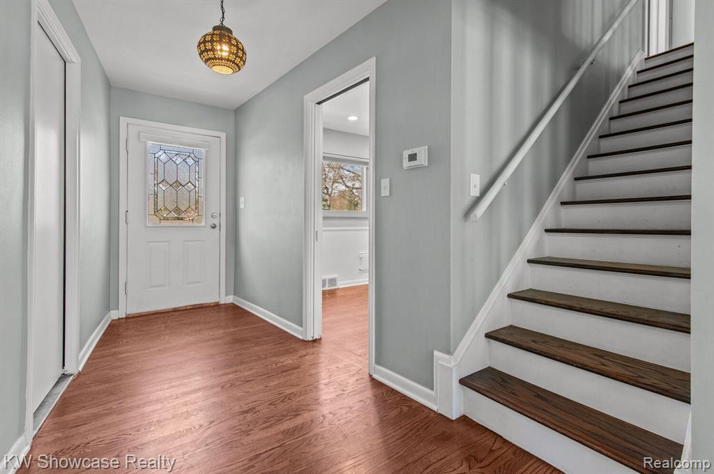 1066 Stratford Lane, 37, Bloomfield Hills, MI 48304 — Photo 5