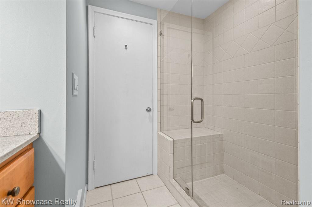 1066 Stratford Lane, 37, Bloomfield Hills, MI 48304 — Photo 22