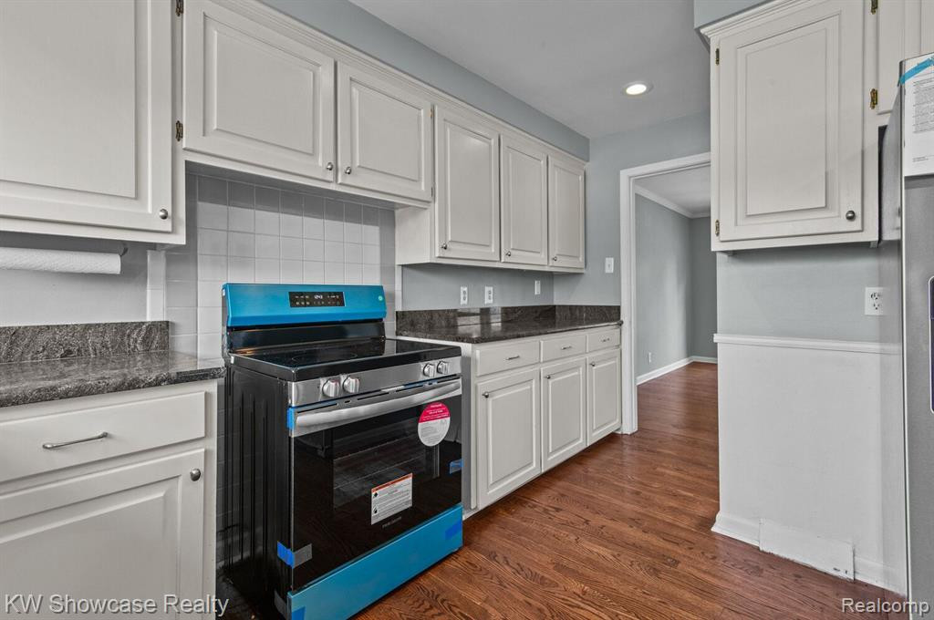 1066 Stratford Lane, 37, Bloomfield Hills, MI 48304 — Photo 28