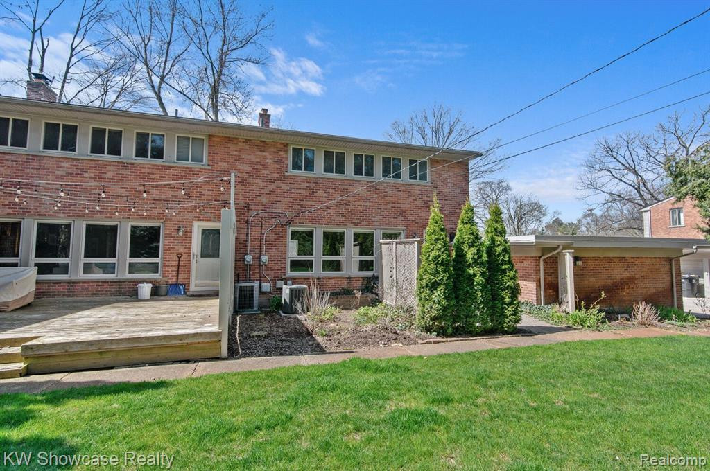 1066 Stratford Lane, 37, Bloomfield Hills, MI 48304 — Photo 30