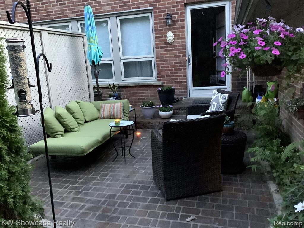 1066 Stratford Lane, 37, Bloomfield Hills, MI 48304 — Photo 36