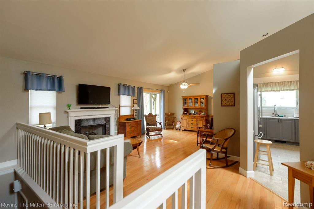 570 THORNHILL Court, Belleville, MI 48111 — Photo 2