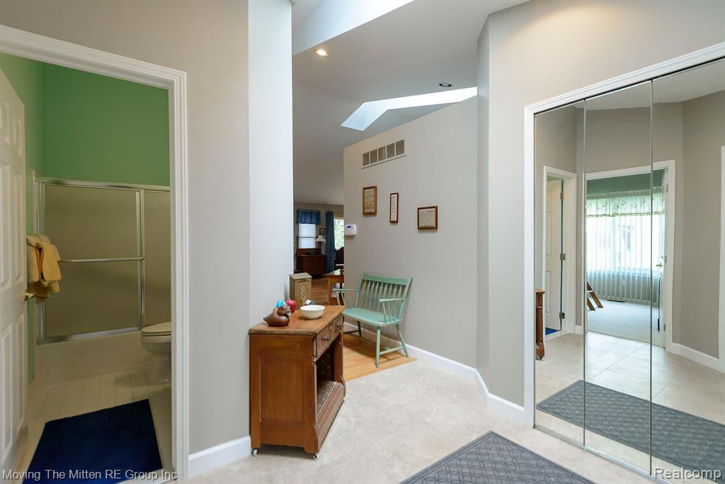 570 THORNHILL Court, Belleville, MI 48111 — Photo 15