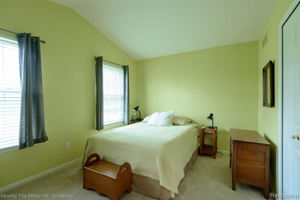 570 THORNHILL Court, Belleville, MI 48111 — Photo 17