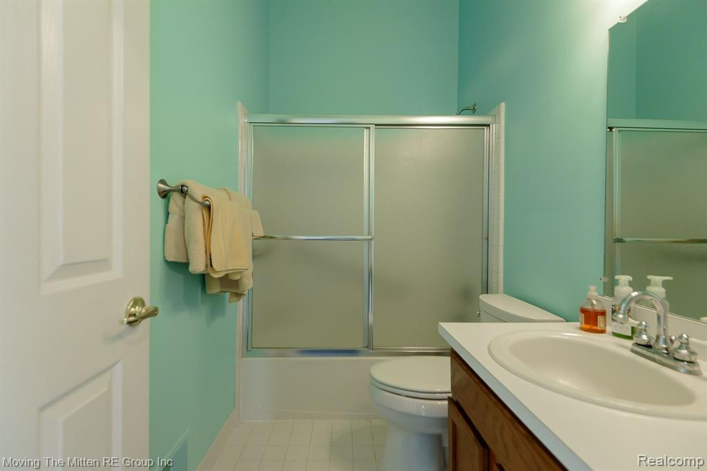 570 THORNHILL Court, Belleville, MI 48111 — Photo 20