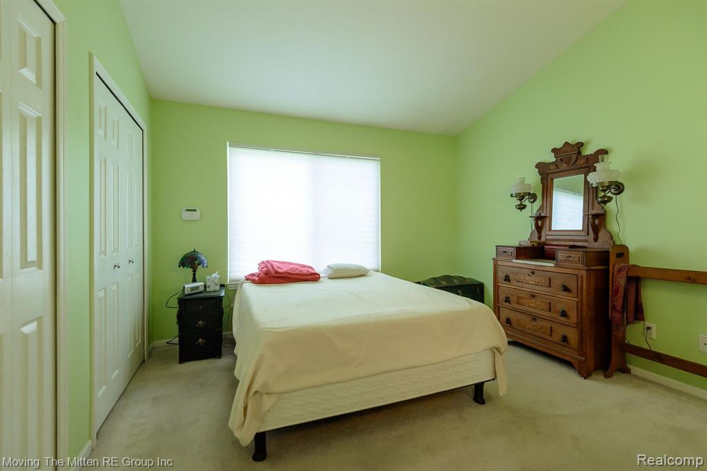 570 THORNHILL Court, Belleville, MI 48111 — Photo 23