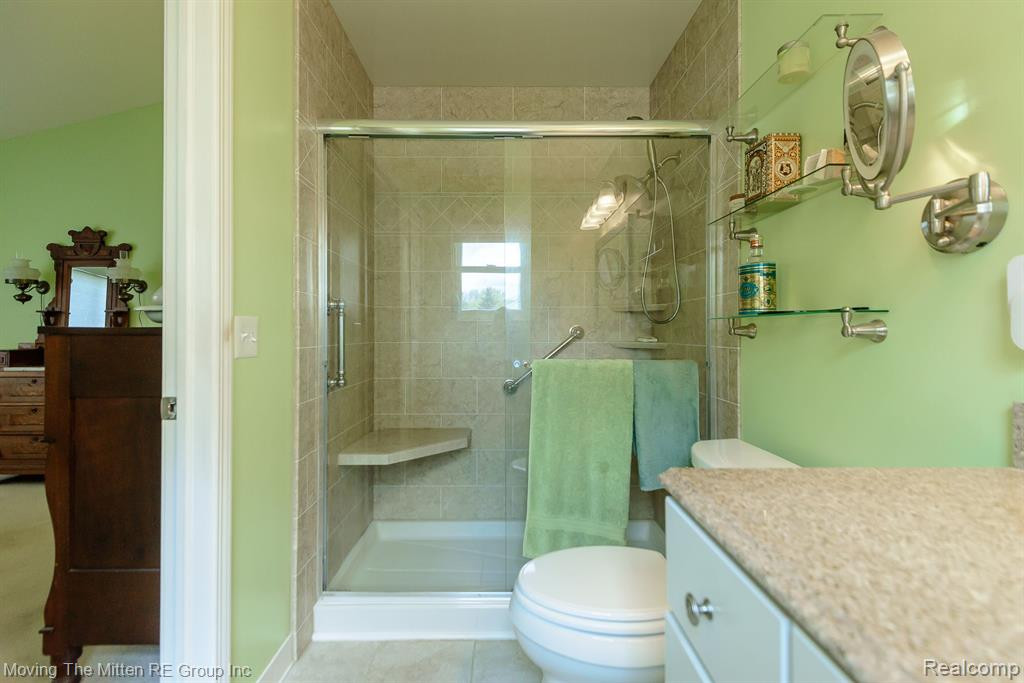 570 THORNHILL Court, Belleville, MI 48111 — Photo 25