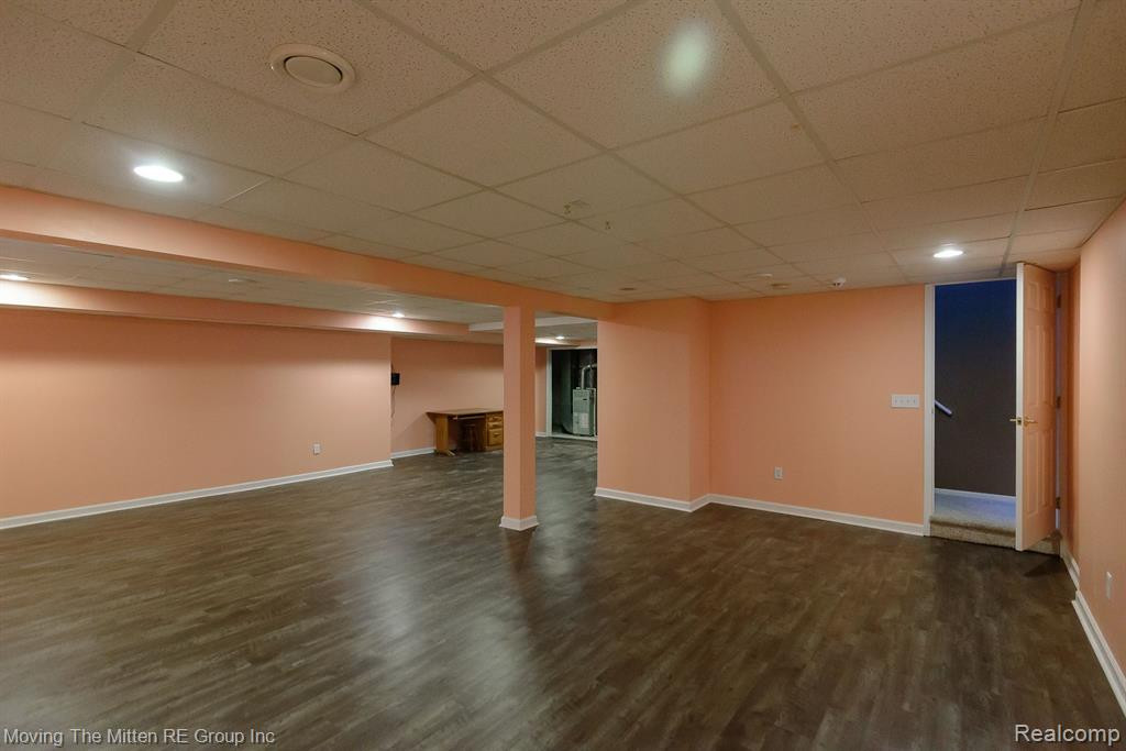 570 THORNHILL Court, Belleville, MI 48111 — Photo 26