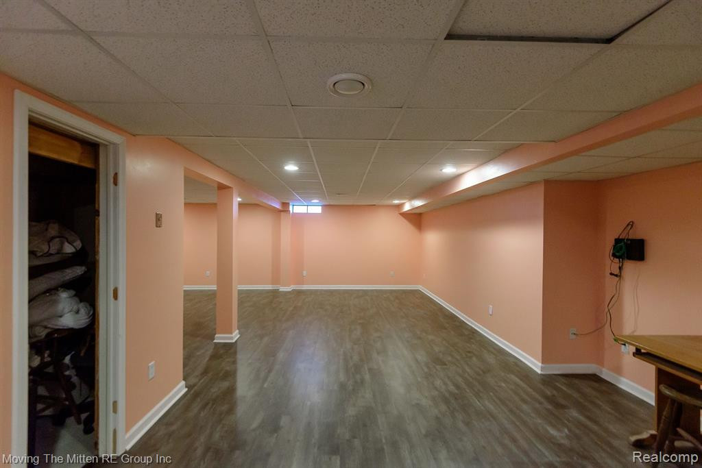 570 THORNHILL Court, Belleville, MI 48111 — Photo 29