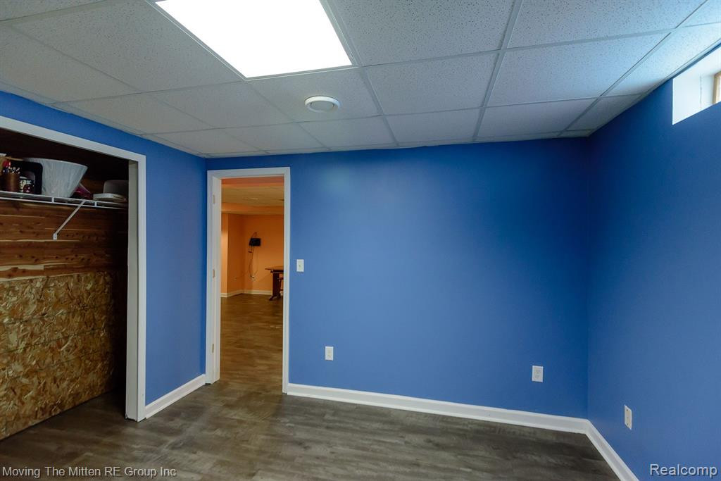 570 THORNHILL Court, Belleville, MI 48111 — Photo 31