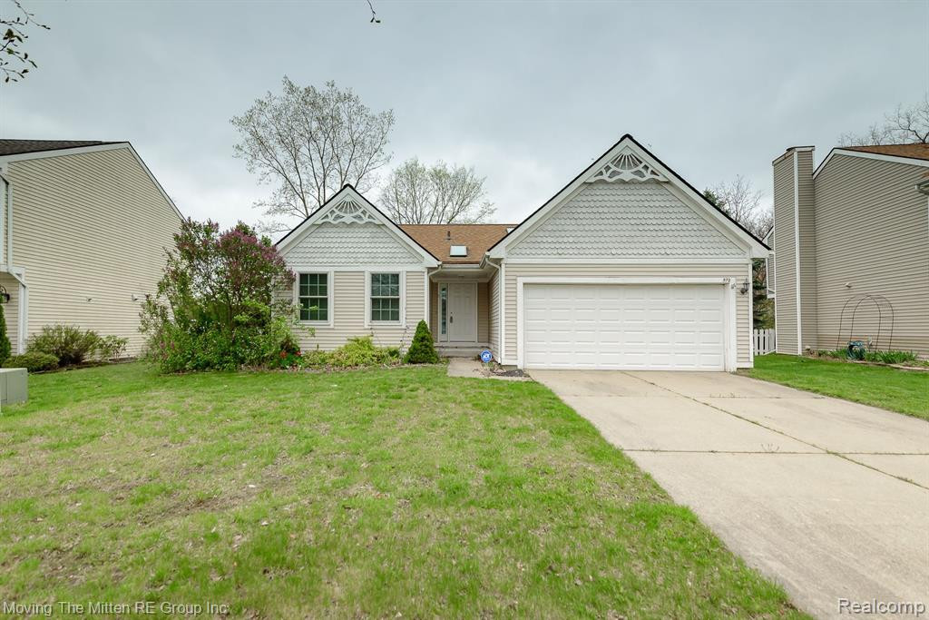 570 THORNHILL Court, Belleville, MI 48111 — Photo 37