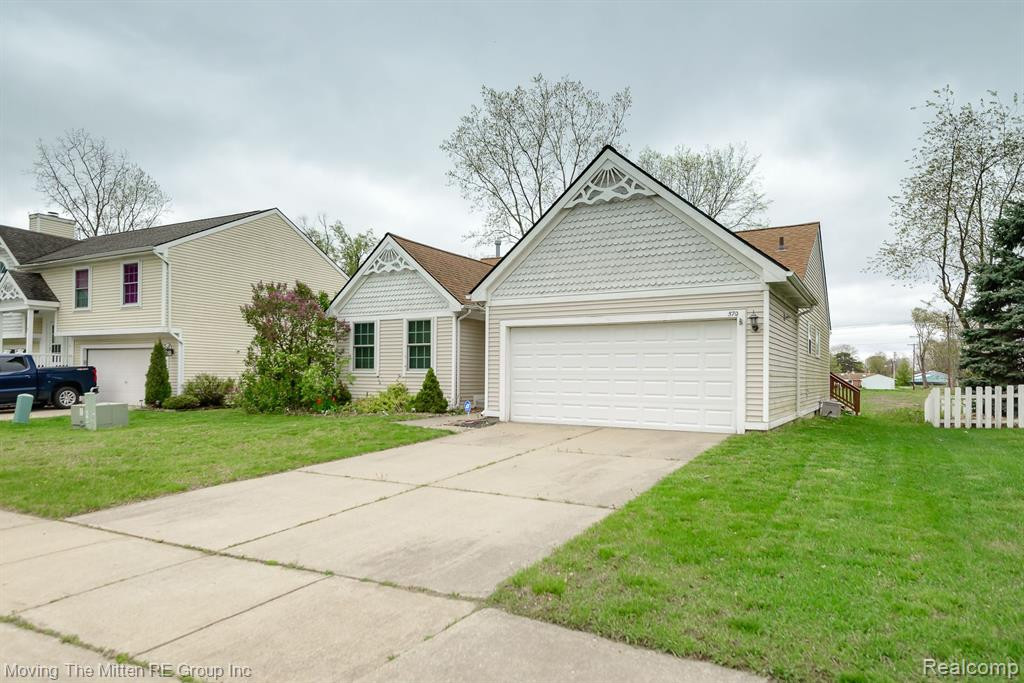 570 THORNHILL Court, Belleville, MI 48111 — Photo 38