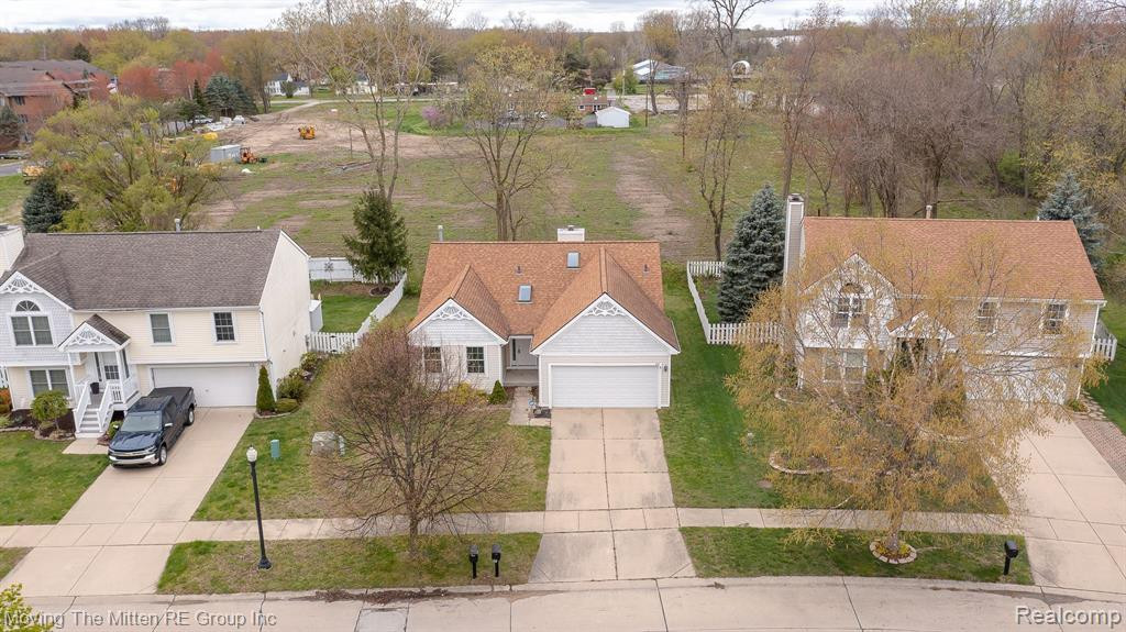 570 THORNHILL Court, Belleville, MI 48111 — Photo 40