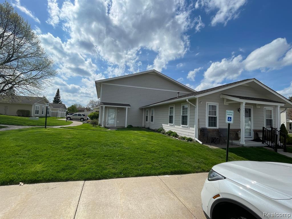 39856 VILLAGE WOOD Circle, Novi, MI — Photo 3