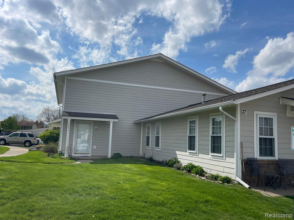 39856 VILLAGE WOOD Circle, Novi, MI — Photo 4