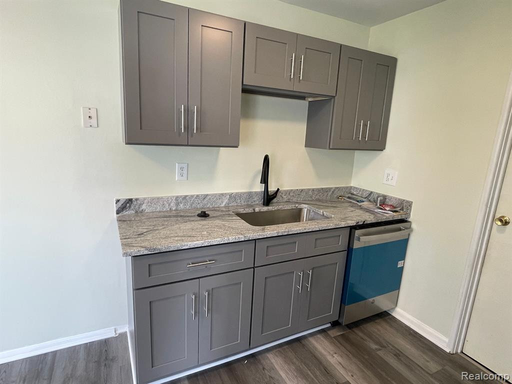 39856 VILLAGE WOOD Circle, Novi, MI — Photo 12