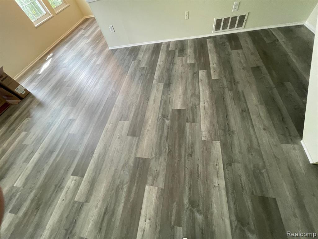 39856 VILLAGE WOOD Circle, Novi, MI — Photo 15