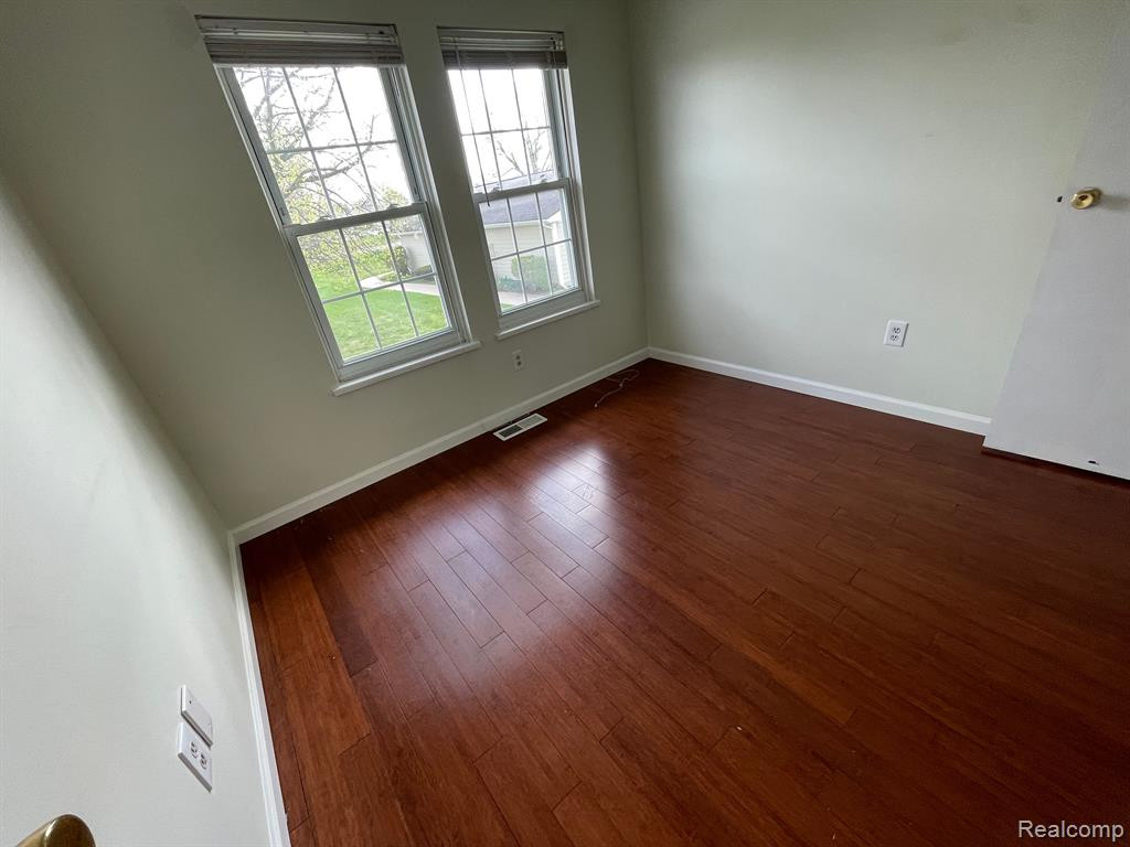 39856 VILLAGE WOOD Circle, Novi, MI — Photo 20
