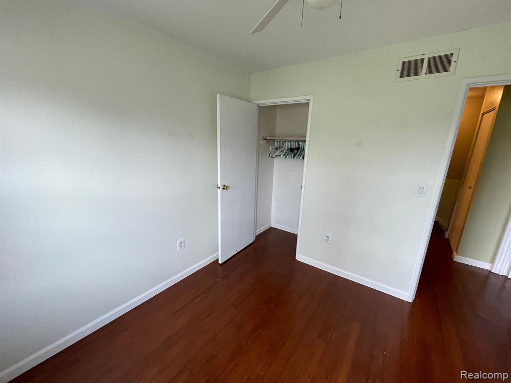 39856 VILLAGE WOOD Circle, Novi, MI — Photo 27