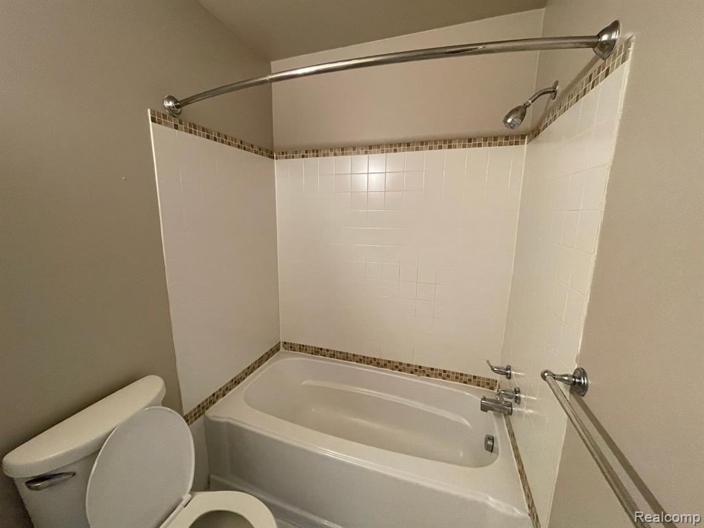 39856 VILLAGE WOOD Circle, Novi, MI — Photo 29