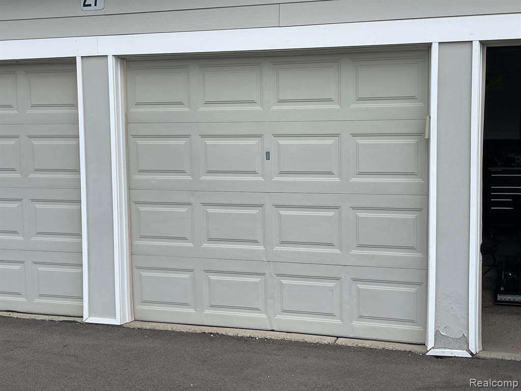39856 VILLAGE WOOD Circle, Novi, MI — Photo 32