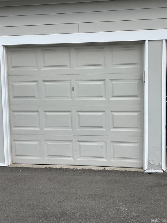 39856 VILLAGE WOOD Circle, Novi, MI — Photo 33