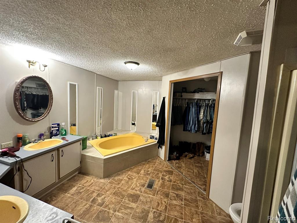 3080 SNOBLIN Road, North Branch, MI 48461 — Photo 14