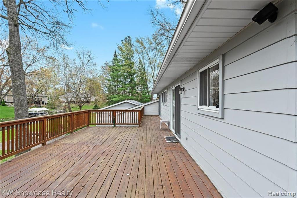 6022 AMADORE Street, Commerce Twp, MI 48382 — Photo 3
