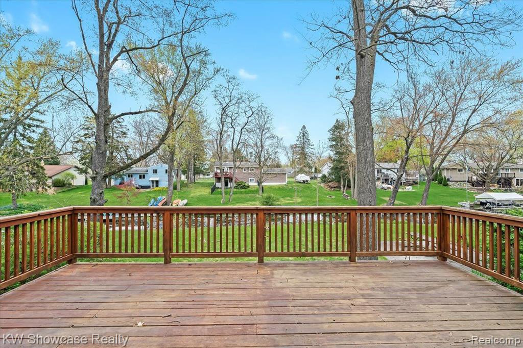 6022 AMADORE Street, Commerce Twp, MI 48382 — Photo 4