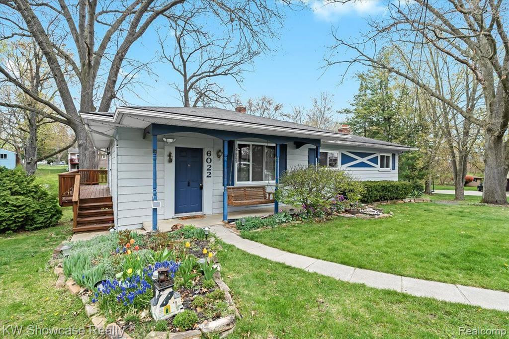 6022 AMADORE Street, Commerce Twp, MI 48382 — Photo 10