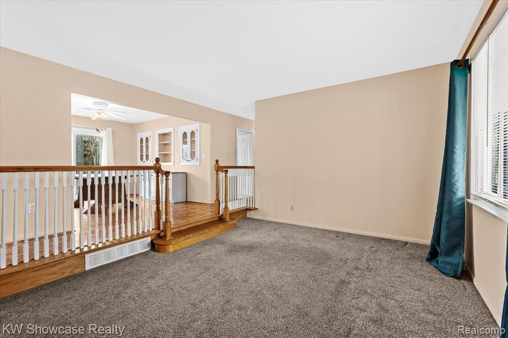 6022 AMADORE Street, Commerce Twp, MI 48382 — Photo 12